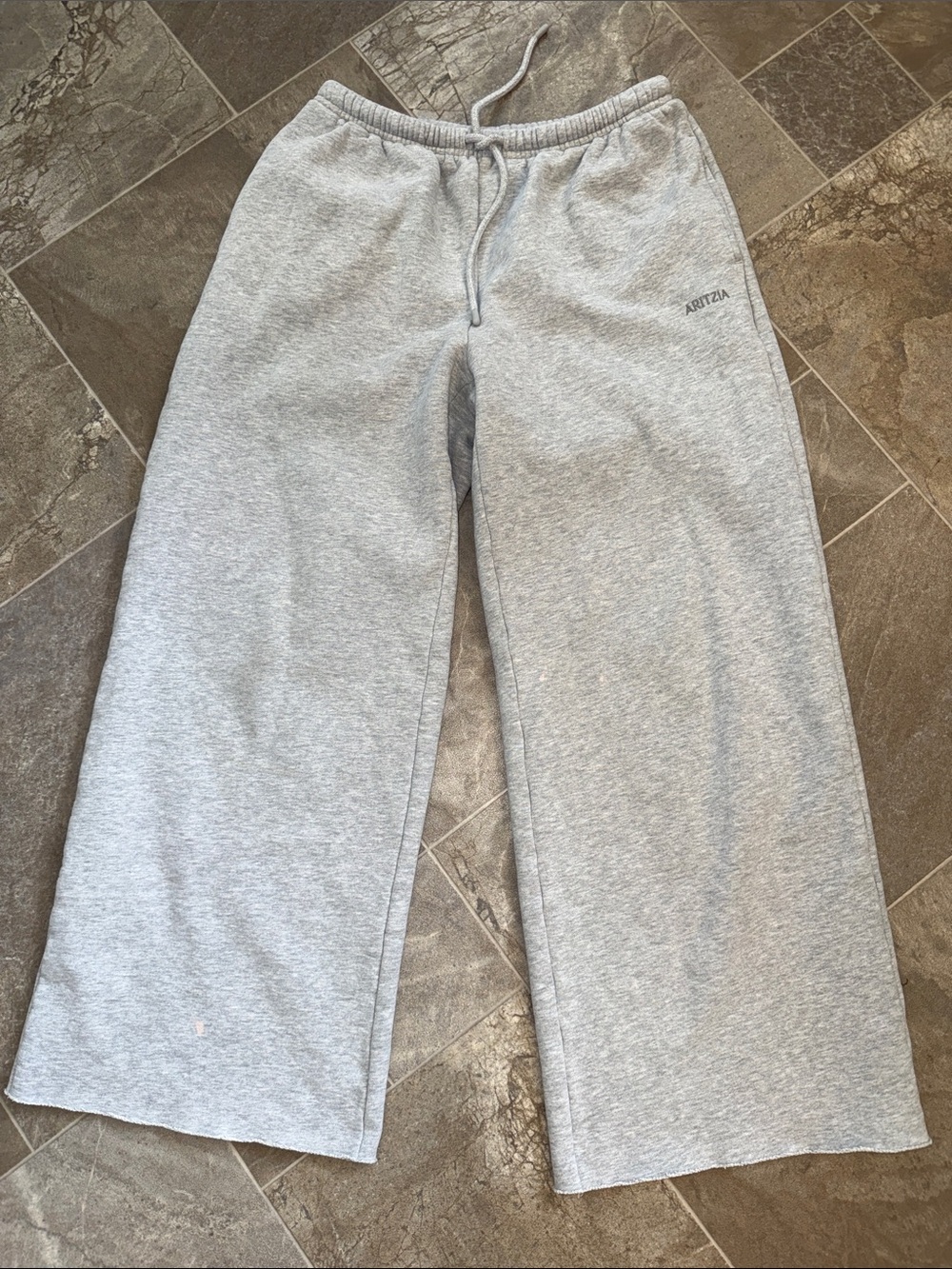 Aritzia Ladies Light Gray Wide-Leg Sweatpants
Cozy Sweatfleece Boyfriend S